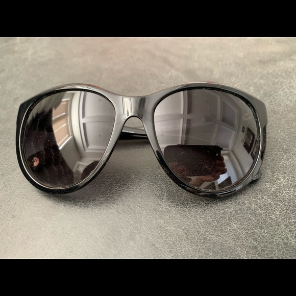 D&G sunglasses - Picture 2 of 5